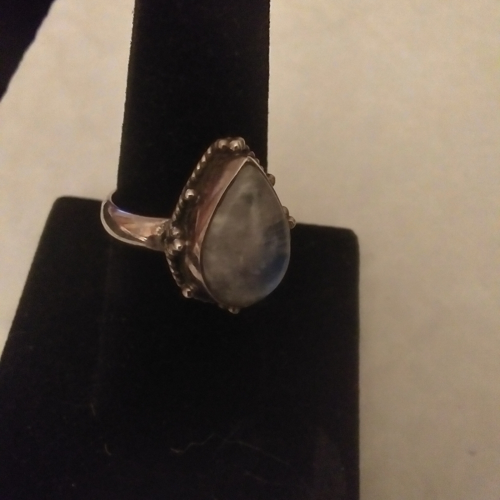 Ring - Picture 3 of 4